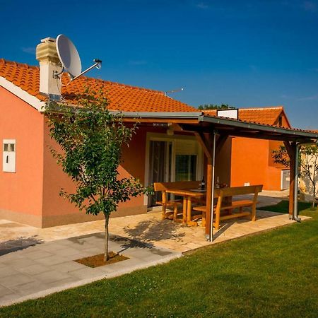 Vacation House Radosic Radosic  Eksteriør bilde