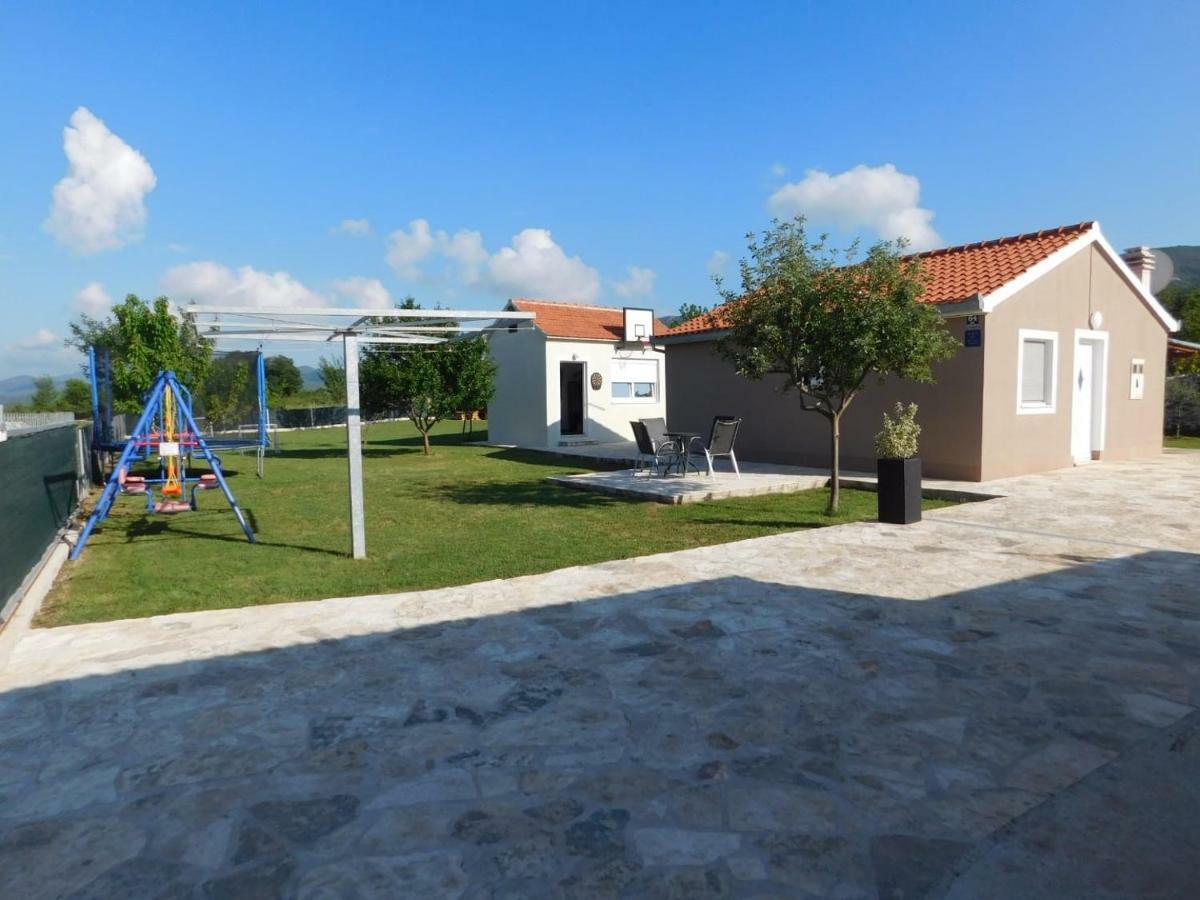Vacation House Radosic Radosic  Eksteriør bilde