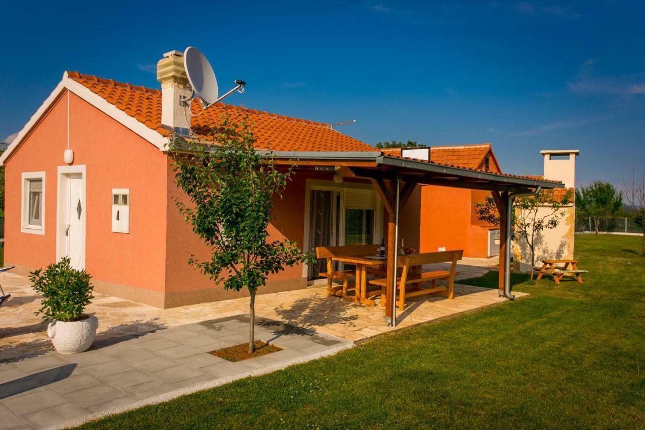 Vacation House Radosic Radosic  Eksteriør bilde