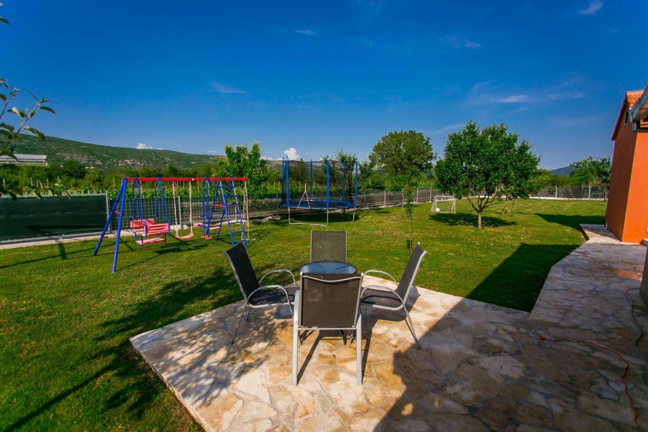 Vacation House Radosic Radosic  Eksteriør bilde